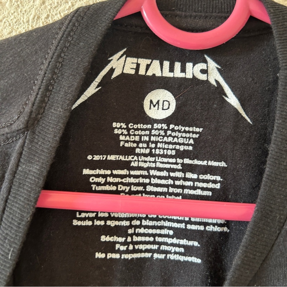 Metallica Graphic Rock Band Metal Grunge Gothic T-shirt Women’s Medium Black Red - Picture 3 of 4